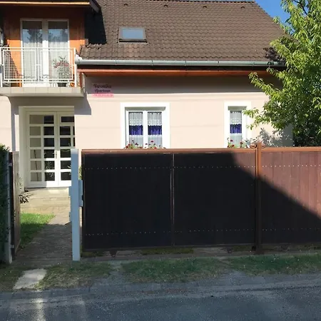 Veronika アパート